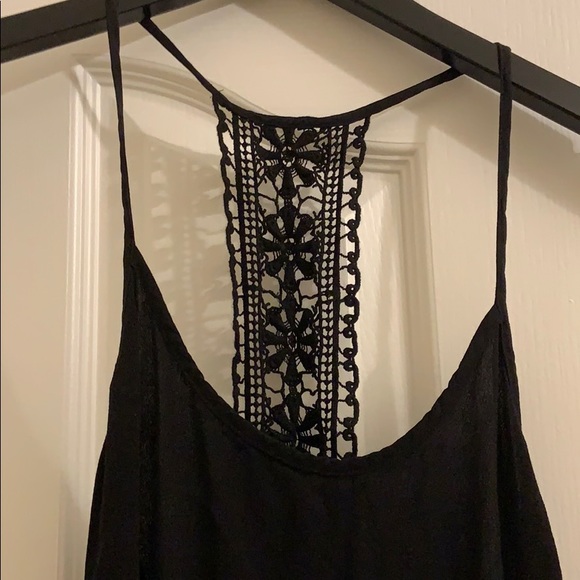 Black dress with lace detailing in the back - Picture 2 of 5